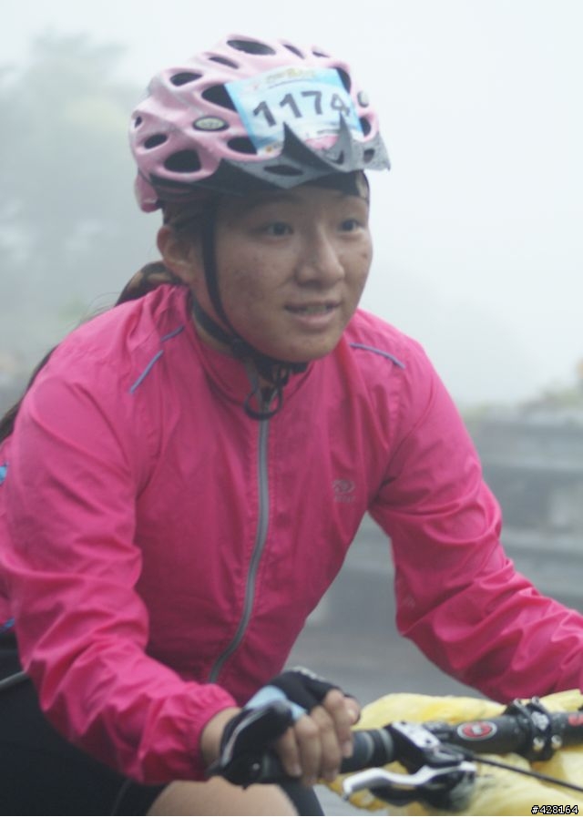 2010 環化賽   楓竹路 爬坡路段  雨 霧 汗水 混和的爬坡