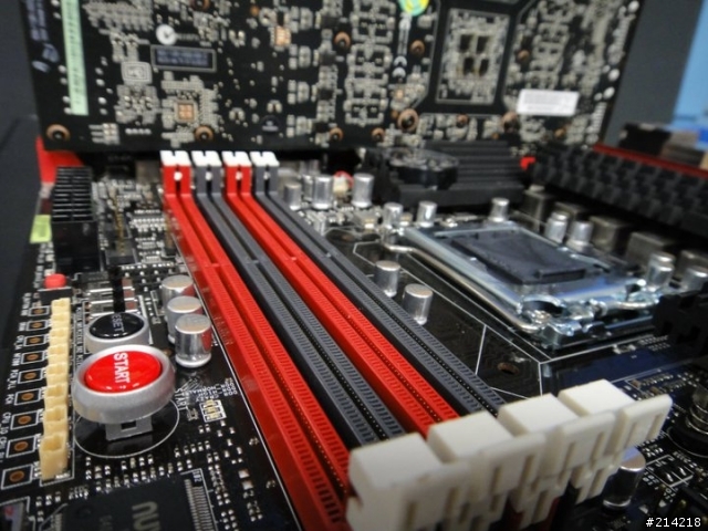 ASUS Republic Of Gamers Maximus IV Extreme firstlook