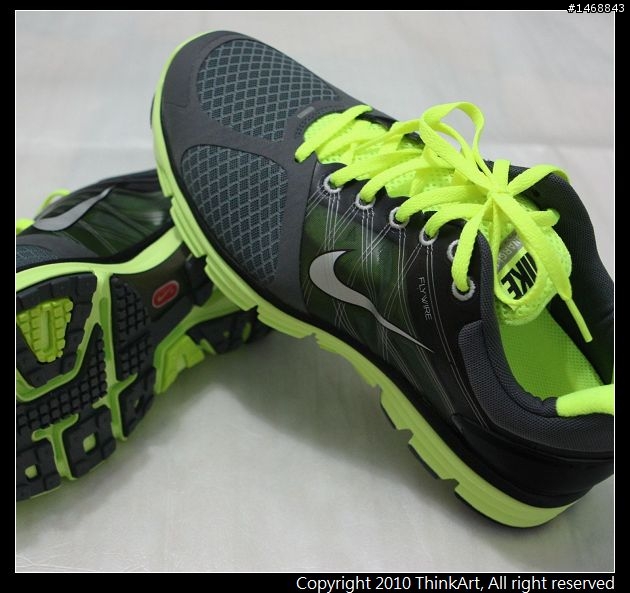 NIKE LUNARGLIDE+2 亂開箱文~