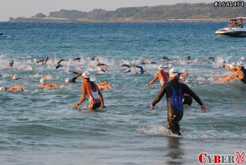 2010 IRONMAN 70.3 Taiwan 鐵人三項國際邀請賽 賽事圖集上線囉(2527張)