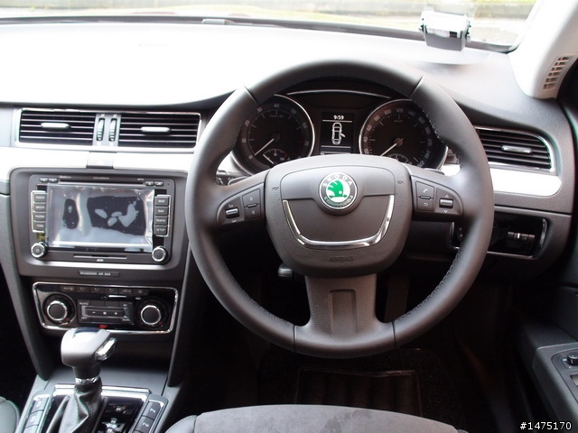 [開箱文] Skoda Superb 1.8TSI - 人生中的第一台車，小惡魔上的第一個開箱文
