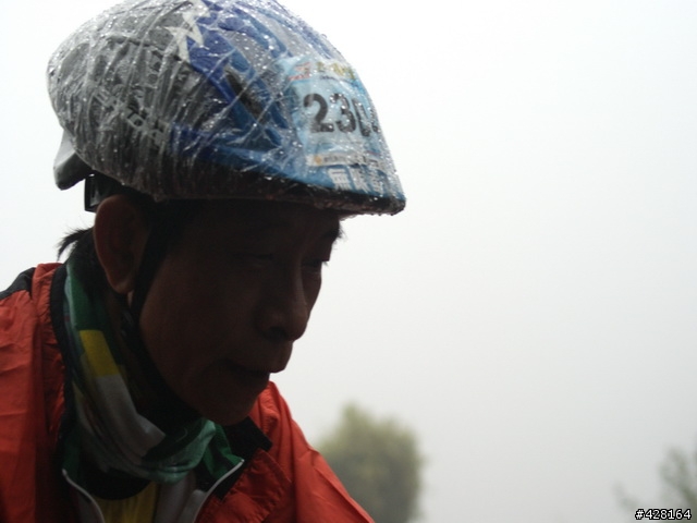 2010 環化賽   楓竹路 爬坡路段  雨 霧 汗水 混和的爬坡