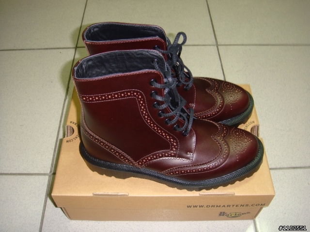 Dr. Martens第三彈.....買不到uniform experiment x Dr. Martens聯名牛津雕花靴~~