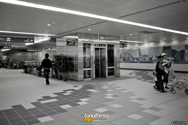 湊熱鬧！走出巷口蘆洲捷運內湖上班去！Let's go by Lunafornia MRT