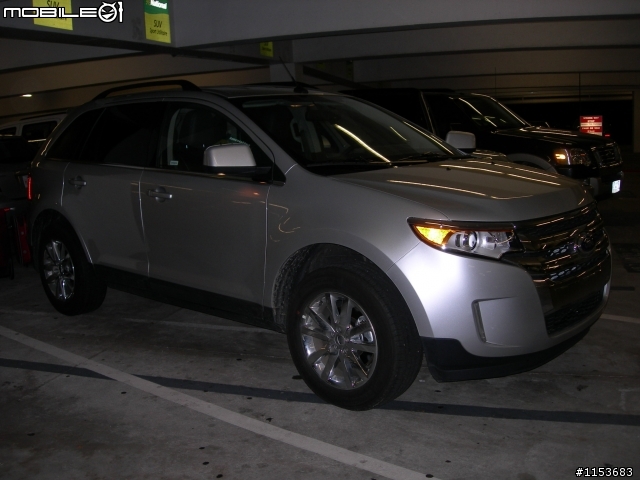 我知道大家都hot Kuga, 那我先PO個美規Ford Edge分享吧