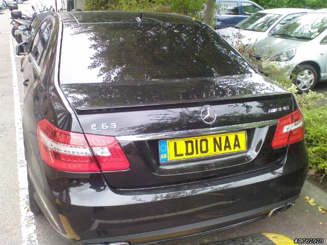 在倫敦街上拍到的Mercedes (區區的九張)