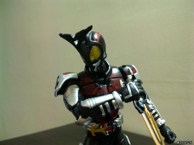 【開箱】S.H.Figuarts Masked Rider Dark Kabuto 暗兜