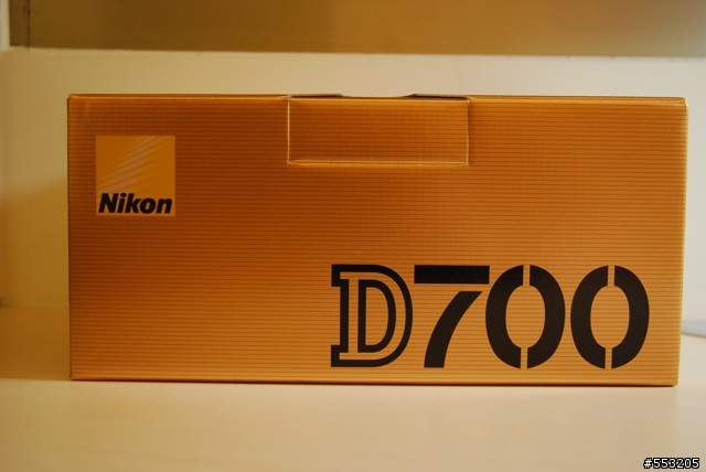 2010.12.09更新「開箱D700」就是要兩個零! 不多也不少 D700
