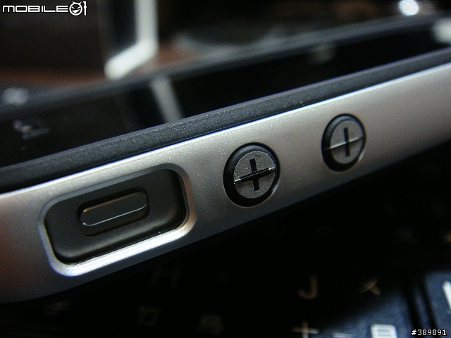 [開箱文]SGP NEO HYBRID EX Series for iphone4-Satin Silver（圖不少）