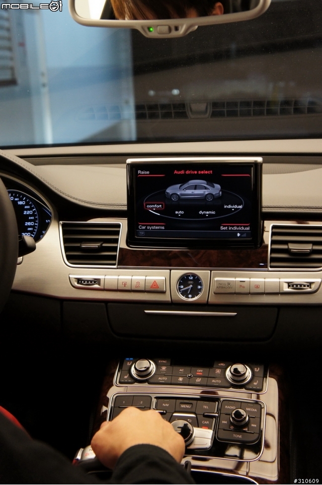 [開箱文] 2011 Audi Q7 3.0TFSI 開箱分享(圖多)