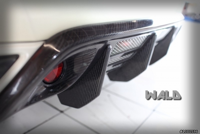 分享友人的【WALD R35+ AMS Carbon Fiber Roof 】