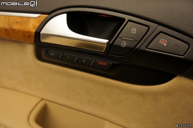 [開箱文] 2011 Audi Q7 3.0TFSI 開箱分享(圖多)