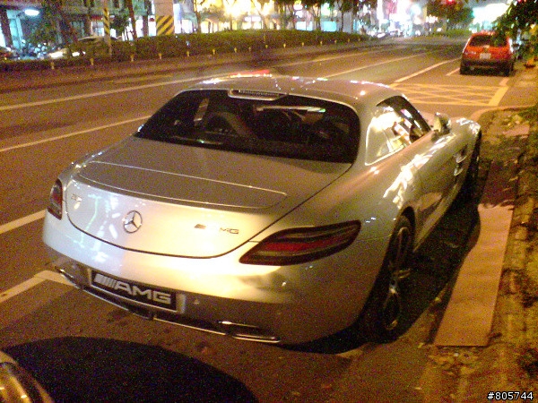 巧遇SLS AMG