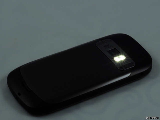 [分享] NOKIA C7 + 精美小禮物 +GEORG JENSEN手機座