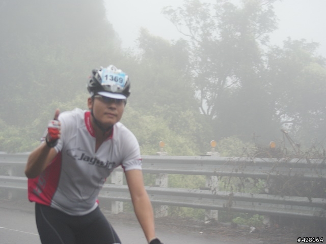 2010 環化賽   楓竹路 爬坡路段  雨 霧 汗水 混和的爬坡