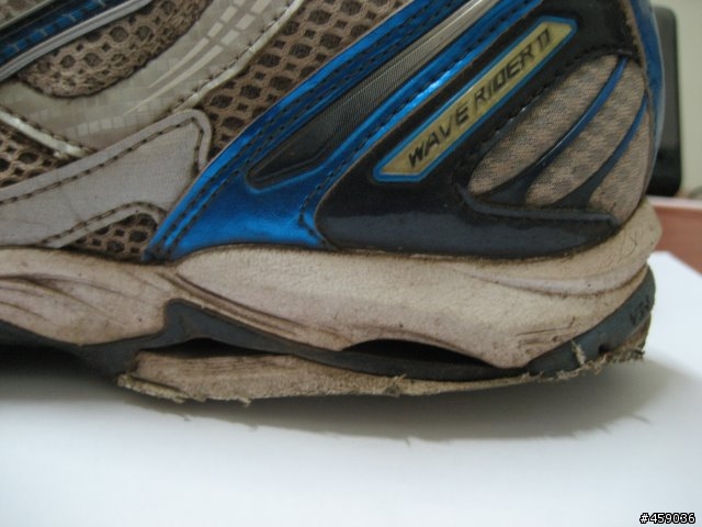 [只有圖的開箱文] Mizuno Wave Rider 14