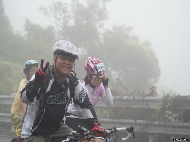 2010 環化賽   楓竹路 爬坡路段  雨 霧 汗水 混和的爬坡
