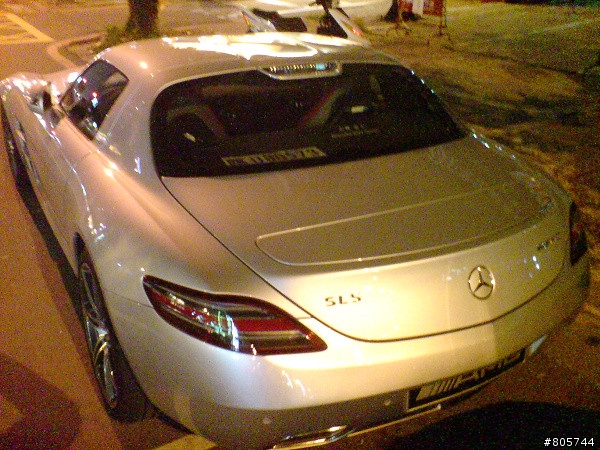 巧遇SLS AMG