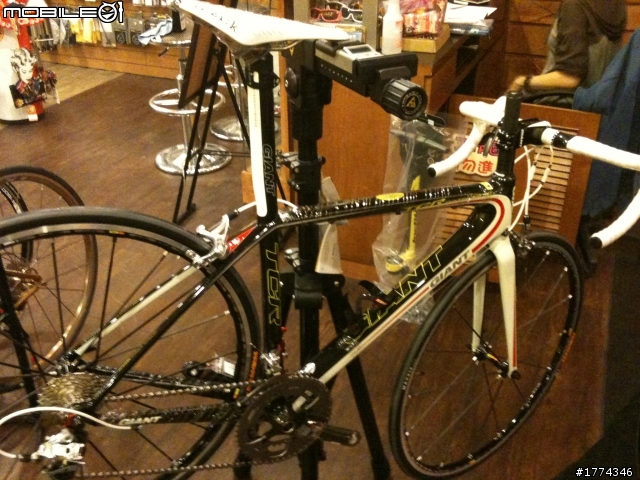限量一級車架也組好了,SRAM RED 11-28一體式飛輪,MAVIC一級輪組