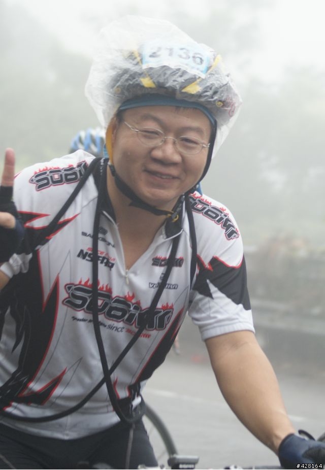 2010 環化賽   楓竹路 爬坡路段  雨 霧 汗水 混和的爬坡