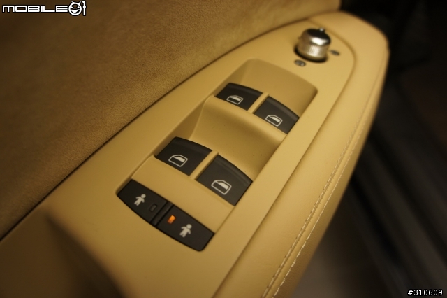 [開箱文] 2011 Audi Q7 3.0TFSI 開箱分享(圖多)