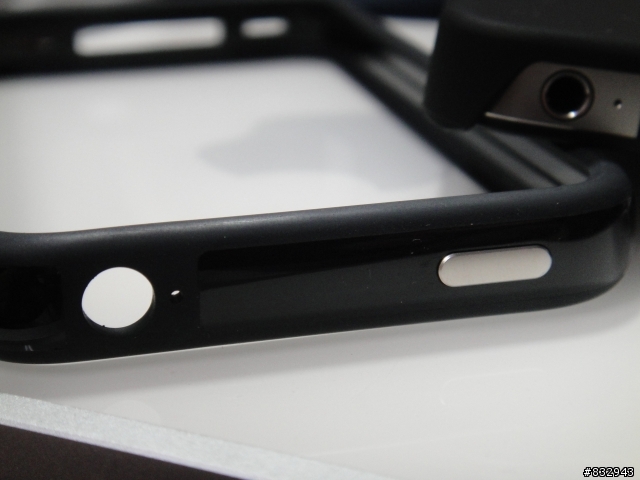 [小開箱]~IPHONE4原廠Bumper~