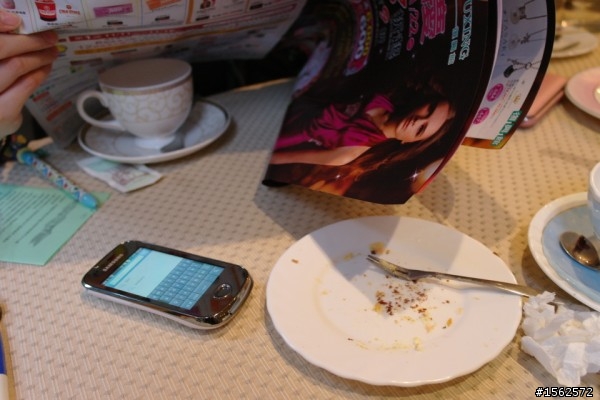 姊妹間的歡樂下午茶時間