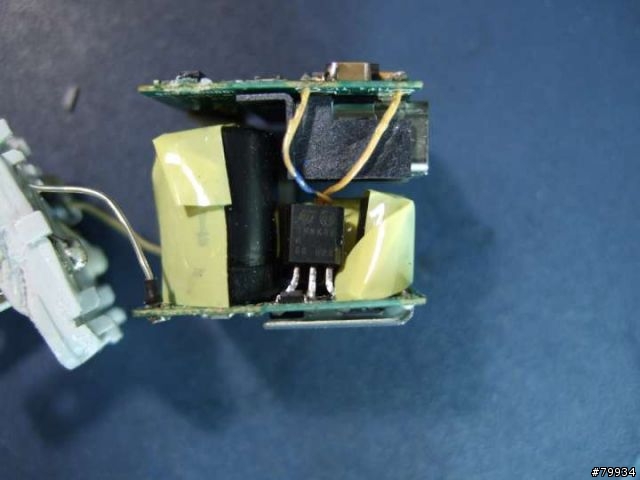 買到品質很差的蘋果外殼小型充電器