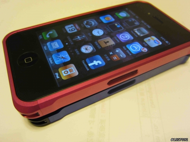 女王的iphone4新衣 (金鋁衣)