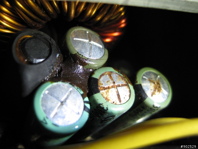 POWER內部有不明褐色物體?