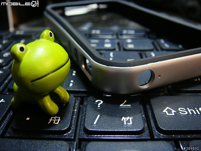 [開箱文]SGP NEO HYBRID EX Series for iphone4-Satin Silver（圖不少）