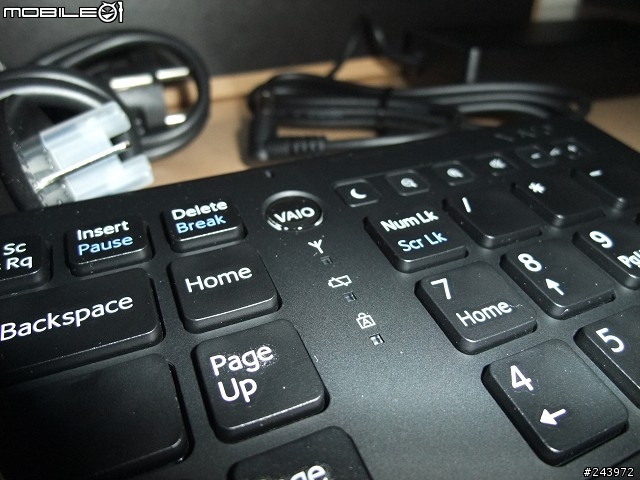 [開箱文] VAIO VPCJ-128,低調而奢華的桌上型觸碰電腦