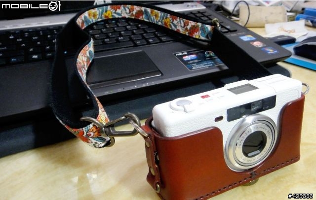 [分享] 相機皮套與相機揹帶 For Fujifilm Natura Classica White