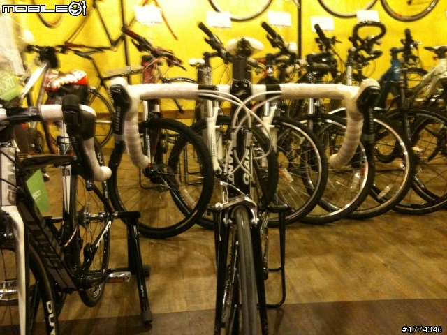 限量一級車架也組好了,SRAM RED 11-28一體式飛輪,MAVIC一級輪組