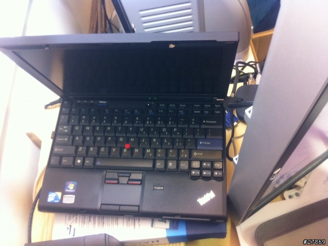 [簡單分享] X201+ 4 Dell 24 吋螢幕測試 (外接四個螢幕喔!!!) ^^
