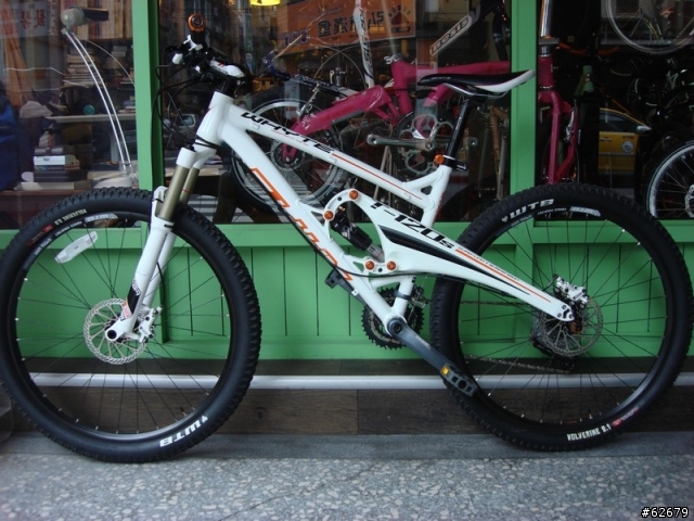 2011 WHYTE T-120s 開箱(應該是台灣第一台吧?)