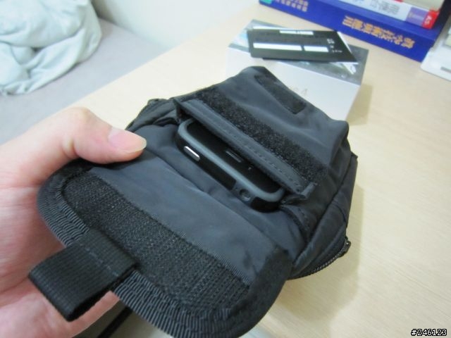 敗家分享-iPhone4 x Head Porter - Black Beauty Pouch