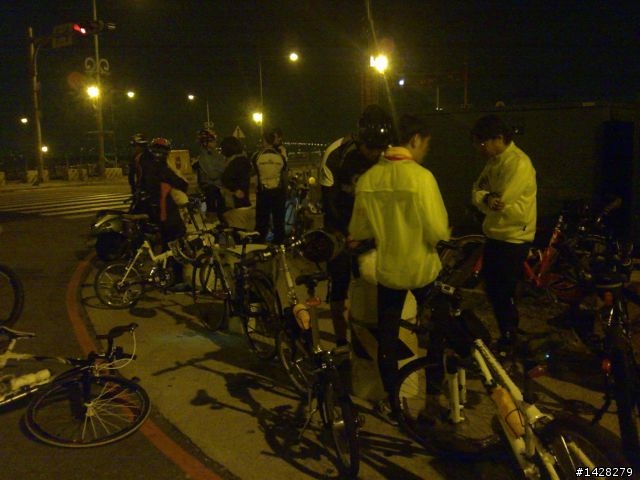 半夜12點之台中最晚騎---夜貓團 and  旋馬團！