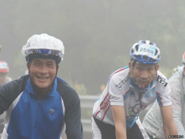 2010 環化賽   楓竹路 爬坡路段  雨 霧 汗水 混和的爬坡