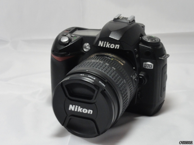 Nikon D7000 Kit 開箱 (11月15日新增自動白平衡簡單測試)