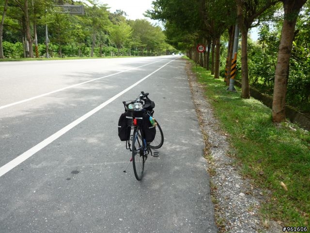 【遊記分享】鐵馬浪人之流浪全台灣~~DAY9~~終於在民國100年前PO完了，祝大家新年快樂~~