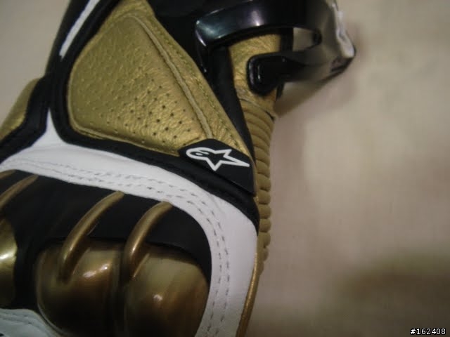 [開箱？] 金光閃閃的小星星~ Alpinestars S1
