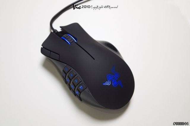 滑鼠再創革命Razer NAGA那迦梵蛇