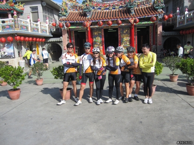 [相片]991107 星光八卦與諸羅佰客約騎