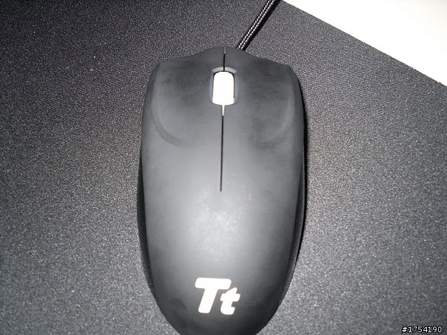 Thermaltake esport Azures黑翼鯊開箱評測