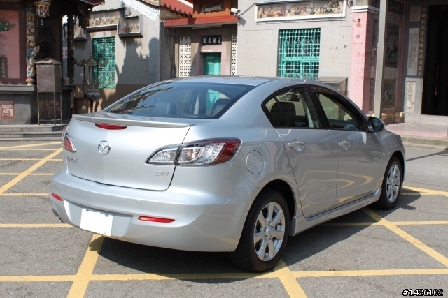 NEW MAZDA3 4D 尊貴版 超低調開箱文