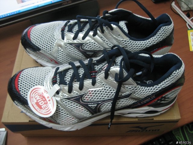 [只有圖的開箱文] Mizuno Wave Rider 14