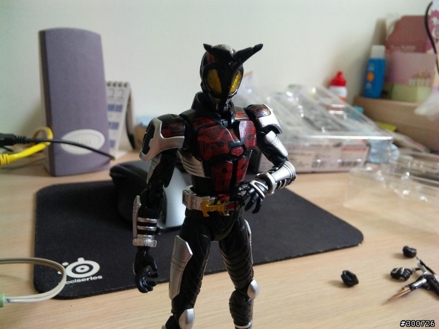 【開箱】S.H.Figuarts Masked Rider Dark Kabuto 暗兜
