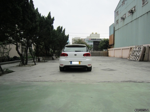 My Golf~洗了車 忍不住幫他偷拍了幾張^^~