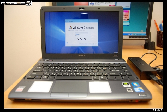 [開箱文] 遲來的開箱文~入手超高CV值的SONY VAIO S136~凹到難凹的隱藏版贈品